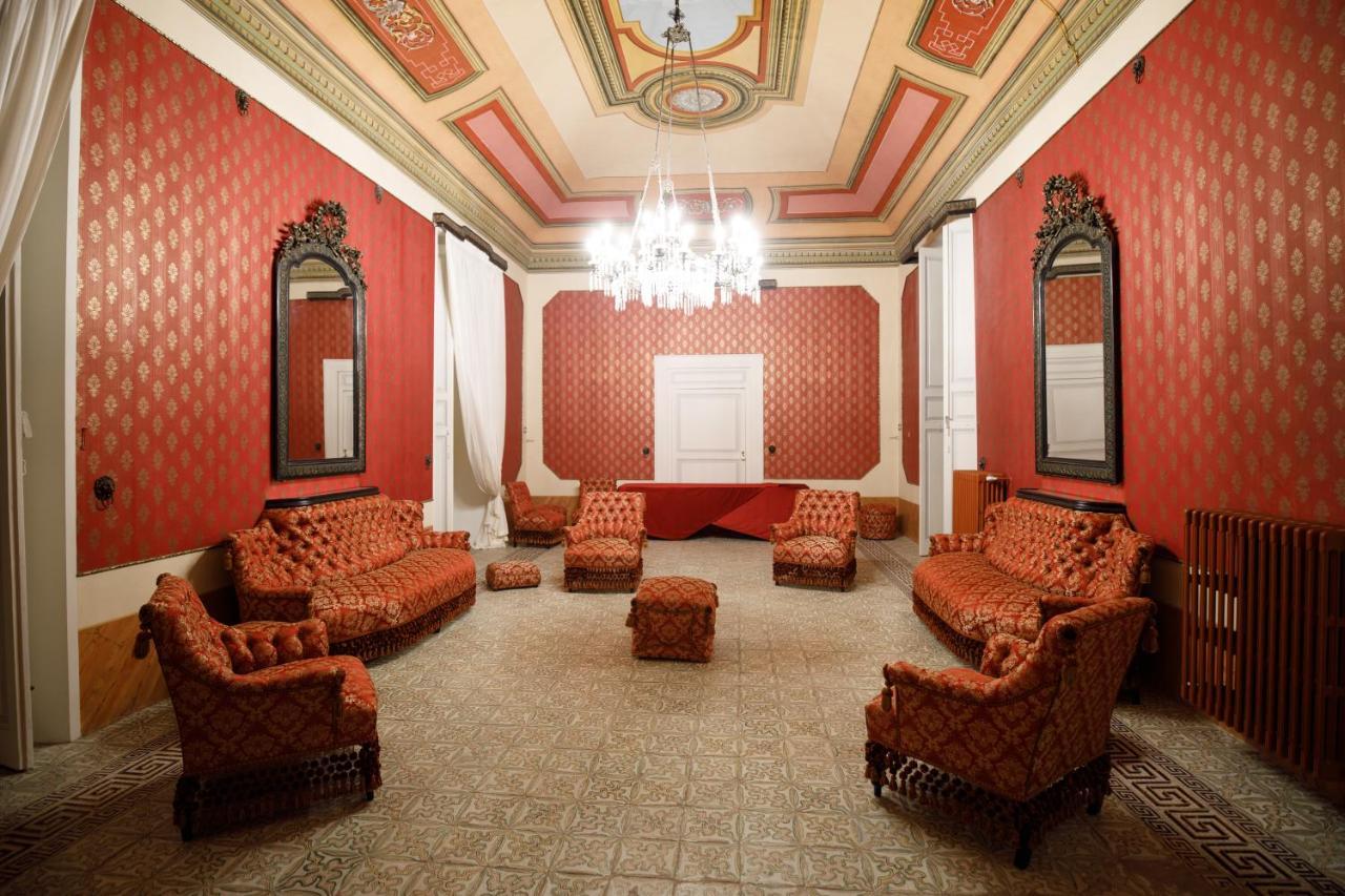 モーラ・ディ・バーリ Palazzo Introna Bed & Breakfast エクステリア 写真