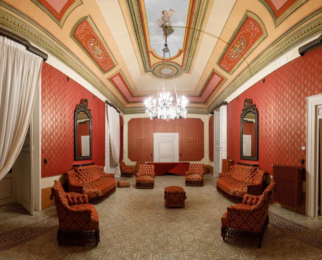 モーラ・ディ・バーリ Palazzo Introna Bed & Breakfast エクステリア 写真