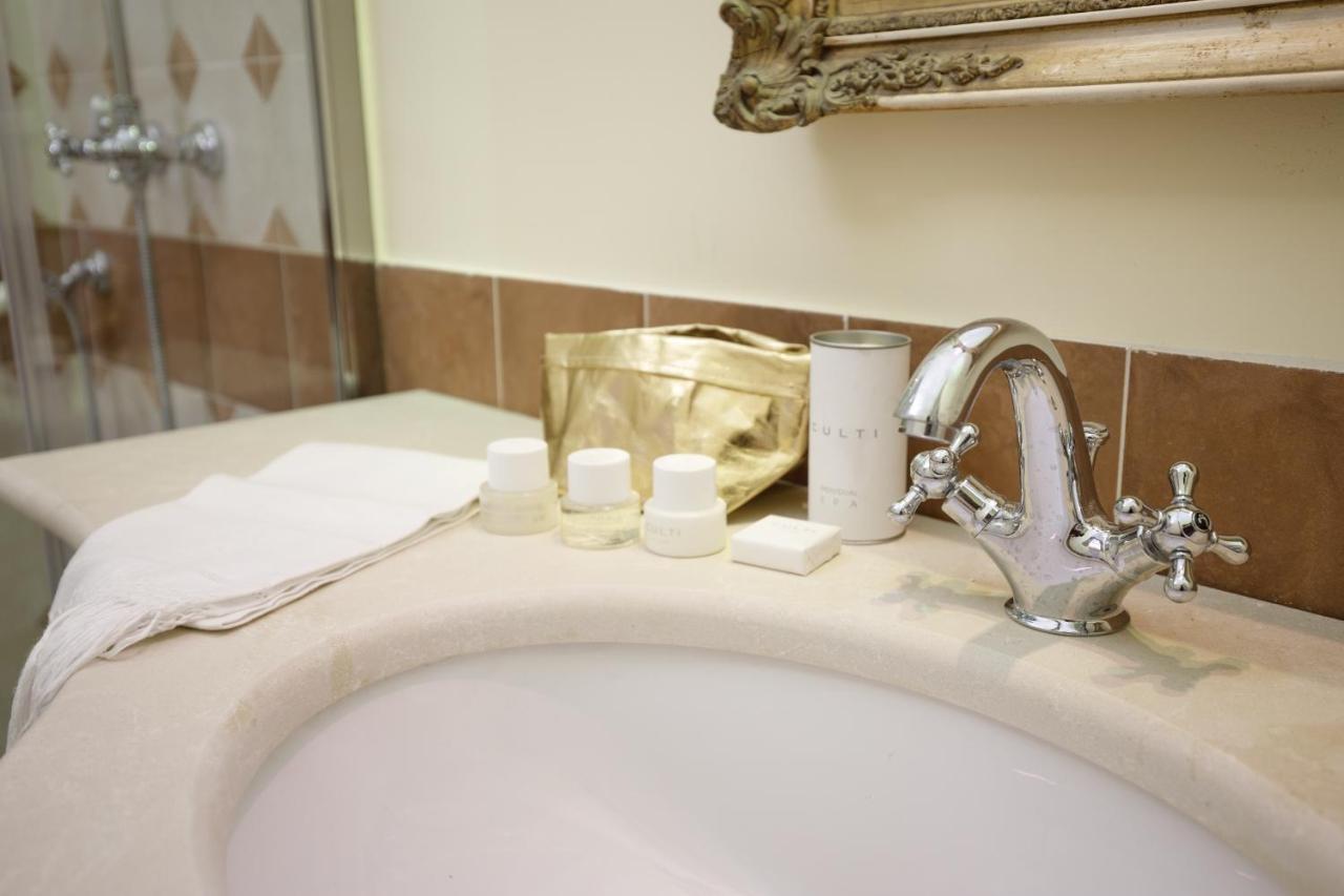モーラ・ディ・バーリ Palazzo Introna Bed & Breakfast エクステリア 写真
