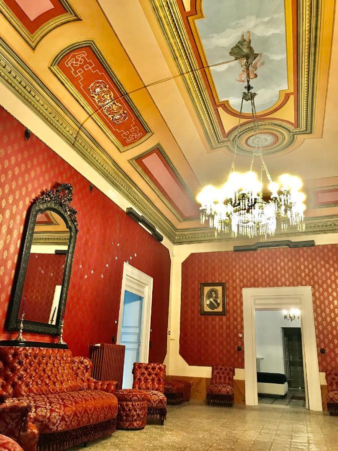 モーラ・ディ・バーリ Palazzo Introna Bed & Breakfast エクステリア 写真
