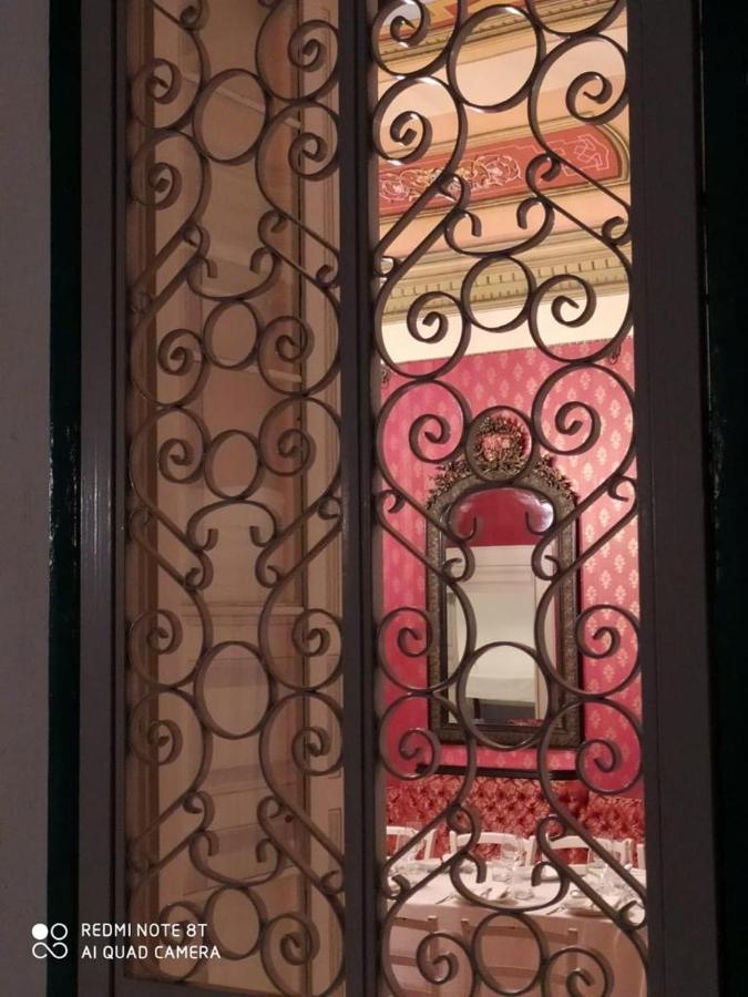 モーラ・ディ・バーリ Palazzo Introna Bed & Breakfast エクステリア 写真