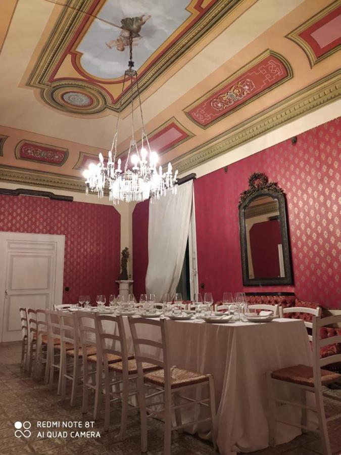 モーラ・ディ・バーリ Palazzo Introna Bed & Breakfast エクステリア 写真